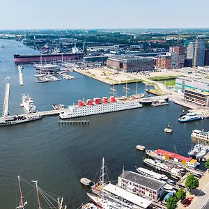 *** Отель Botel Нидерланды